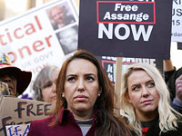Mail on Sunday: Ассанж перенес микроинсульт в британской тюрьме
