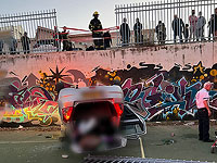 В Ашдоде автомобиль с пятиметровой высоты рухнул на футбольное поле