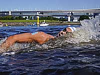 Водный марафон в Абу-Даби. Победил немец. Израильтянин на 30-м месте