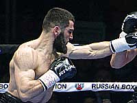 Бокс. Артур Бетербиев защитил титул чемпиона мира, нокаутировав Маркуса Брауна