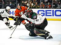 Овечкин поразил пустые ворота. 