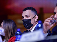 Гидеон Саар предложил платить родителям по 1000 шек за каждого вакцинированного ребенка