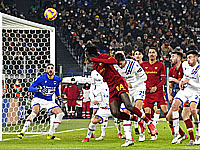 Гол Шомуродова. Лидируют миланские клубы