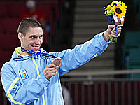 Драка во Львовском райсовете: Каратист- призер олимпиады против депутата от 