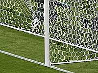 Израильтяне забили три мяча. 