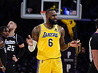 Леброн Джеймс набрал 31 очко.