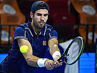 Карен Хачанов вышел в полуфинал турнира в Аделаиде