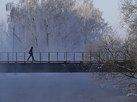 В центре Минска обрушилась пешеходная часть моста