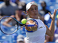 Финал турнира в Алелаиде. Первая ракетка мира победила Елену Рыбакину