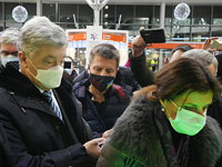 Порошенко прибыл в Киев для участия в судебном процессе