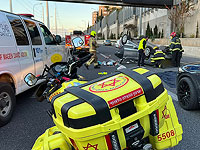 Около Холона перевернулся автомобиль, которым управлял 82-летний водитель