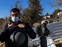 В районе Шейх Джарах полиция принудительно эвакуировала десятки людей, остававшихся в доме, предназначенном к сносу