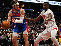 Дени Авдия набрал 9 очков. 