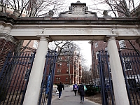 Верховный суд США принял иск китайских студентов против положительной дискриминации в вузах