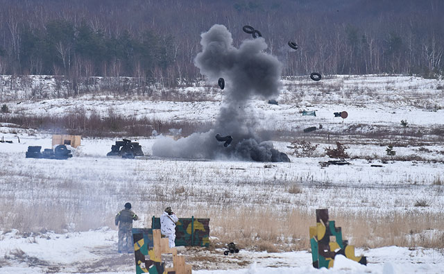 Украинские солдаты тренируются использовать американские ракеты SMAW-D на полигоне недалеко от Львова, 4 февраля 2022 года Украинские солдаты тренируются использовать американские ракеты SMAW-D на полигоне недалеко от Львова, 4 февраля 2022 года