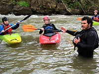 Солдат, едва не погибший на войне в Ливане, основал клуб каякинга. Фоторепортаж