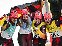 Олимпиада. Санный спорт. В эстафете победили немцы. Россияне на четвертом месте, украинцы - на 11-м