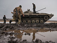 Противостояние армий на границе Украины и демонстрации протеста. Фоторепортаж
