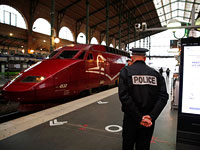 На Северном вокзале Парижа полицейские застрелили мужчину, угрожавшему им ножом