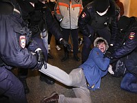 Акции протеста в России против вторжения в Украину. 25 февраля. Более 500 задержанных