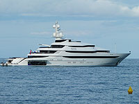 Французская таможня конфисковала яхту главы 