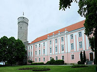 Эстония приостанавливает выдачу виз гражданам России