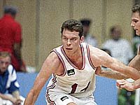 Легендарный баскетболист Александр Волков вступил в территориальную оборону