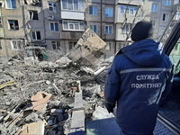 В Харькове при разборе завалов найдены тела двоих погибших. Местные власти: в городе более 500 убитых