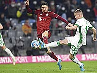 Левандовски забил два гола.