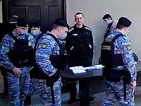 Навального приговорили к девяти годам колонии строгого режима