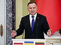 Самолет с президентом Польши, направлявшимся на встречу с Байденом, вернулся в аэропорт Варшавы