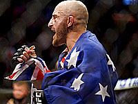 UFC. Волкановски нокаутировал 