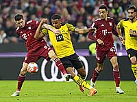 Левандовски забил победный гол. 