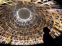 Опрос: уменьшается число израильтян, считающих Холокост уникальным событием