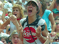 Маск сообщил, что купит Coca-Cola и вернет в нее кокаин