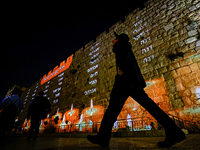 В Израиле продолжают отмечать День Памяти, в 11:00 вновь прозвучит траурная сирена