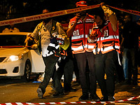 По словам свидетеля, полицейский находился рядом с террористом, но не выстрелил. Полиция это опровергла