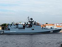 Украинские СМИ: у острова Змеиный горит российский фрегат