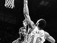 Умер легендарный центровой, восемь раз участвовавший в Матче всех звезд НБА