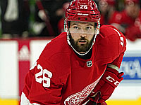 Первый гол чемпионата мира по хоккею забросил американец Райли Барбер