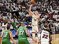 Начался финал Востока. 