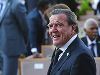 Шрёдер уходит с поста главы совета директоров