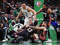 Финал Востока. 40 очков Брауна не спасли