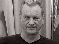 Умер известный телеведущий Моди Бар-Он