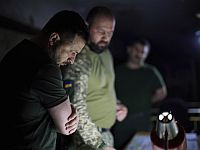 Зеленский ответил на петицию об отмене запрета на выезд из Украины мужчин призывного возраста