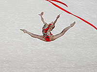 Чемпионат Европы по художественной гимнастике. Юниорки сестры Муниц завоевали две золотые медали