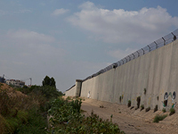 Около Калькилии застрелен палестинский араб, пытавшийся нанести ущерб заградительному забору