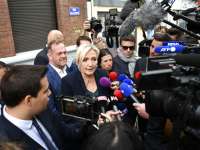 Ле Пен уходит с поста главы