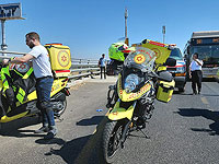 На 40-й трассе мотоцикл сбил пешехода, двое пострадавших