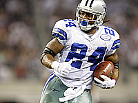 Известный футболист найден мертвым у себя дома